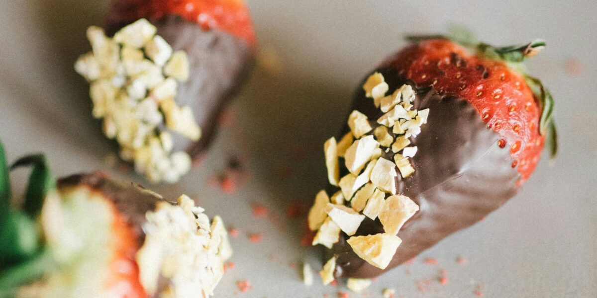 Bombom de morango com Chocolate 70%